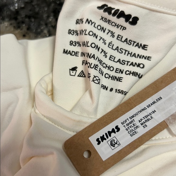 Skims SOFT SMOOTHING T-SHIRT Marble New - Picture 3 of 4